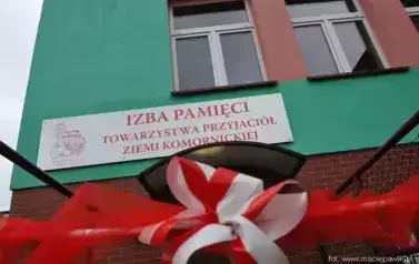 Otwarcie i poświęcenie Izby Pamięci Towarzystwa Przyjaciół Ziemi Komornickiej 41