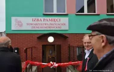 Otwarcie i poświęcenie Izby Pamięci Towarzystwa Przyjaciół Ziemi Komornickiej 42