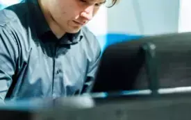 dni025