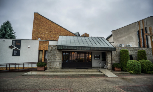 Wejście główne do kościoła pw. św. Jadwigi Śląskiej w Poznaniu