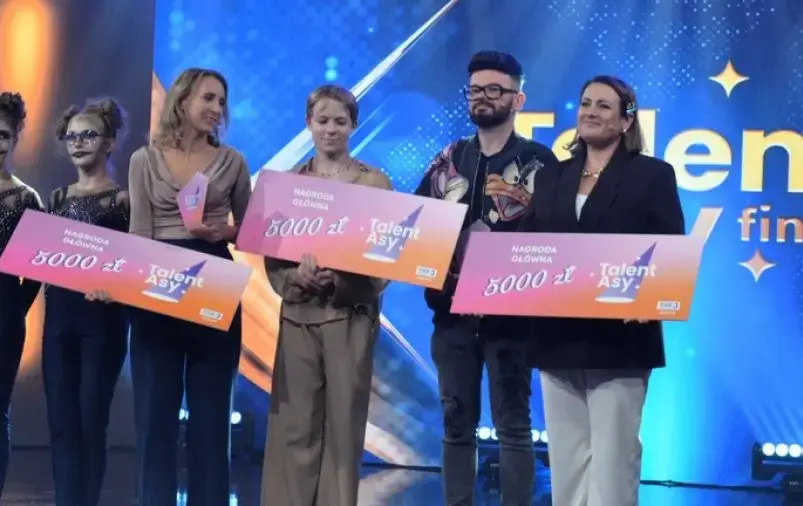 Zdjęcie do Wiktor Sapota wygrywa finał wakacyjnej edycji TalentAs&oacute;w!
